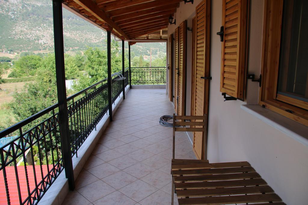 Cave Apartments Ioannina Bilik gambar